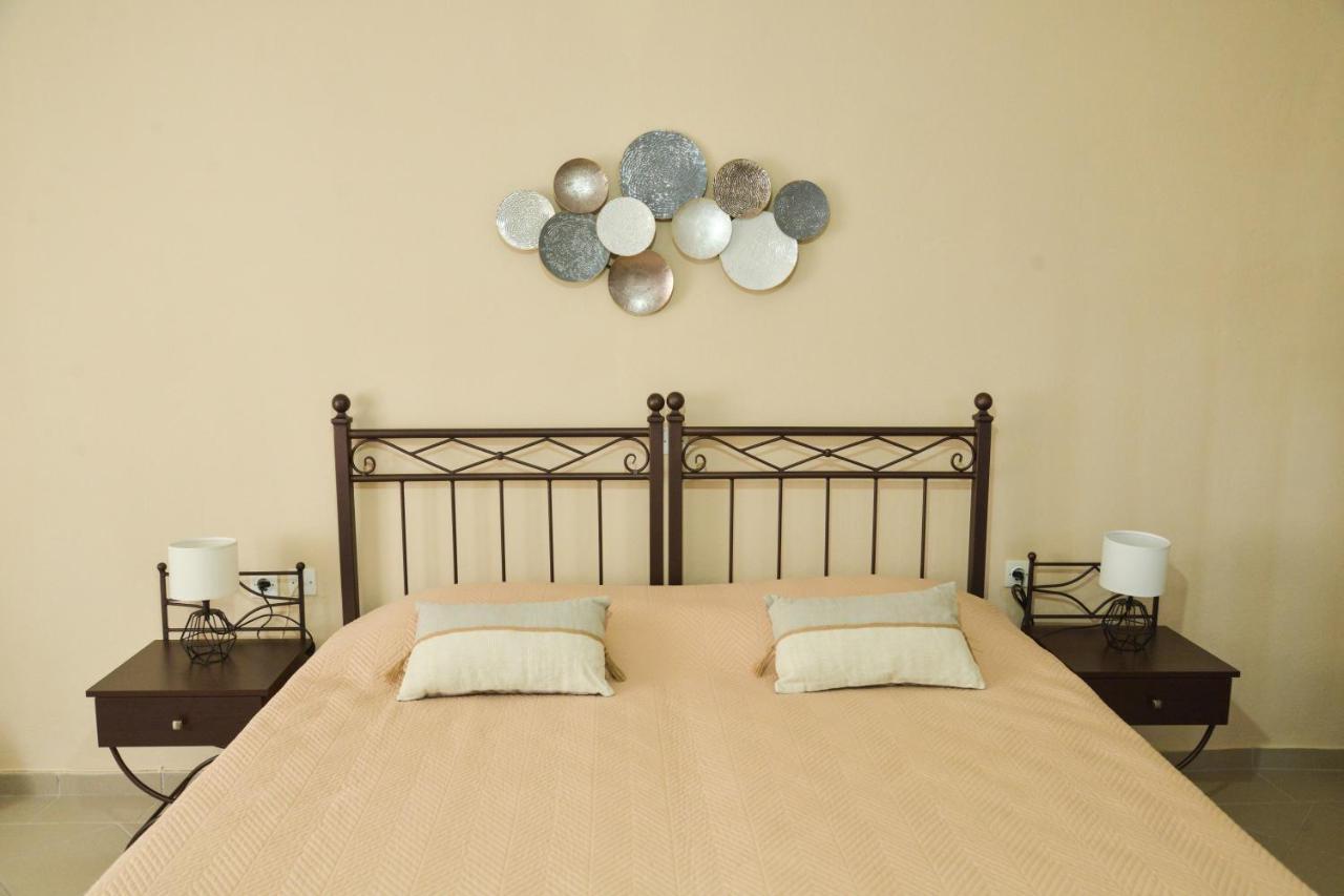 Vichou Rooms Αδάμας Εξωτερικό φωτογραφία